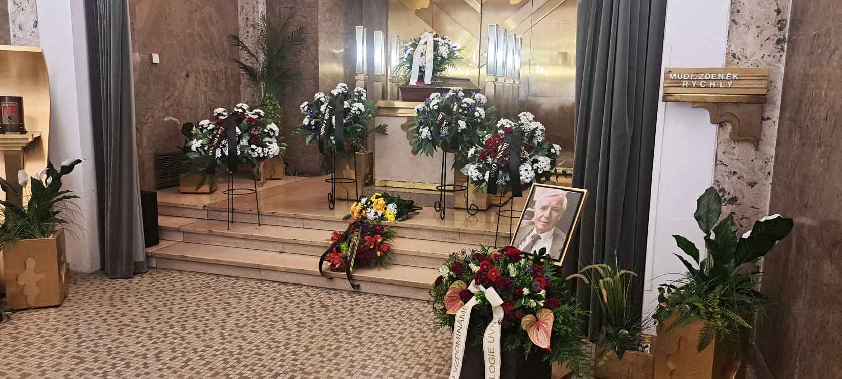 Celkov� pohled do Mal� ob�adn� s�n�